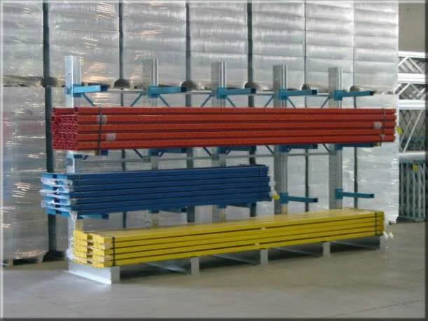 Lineal de estanterías sistema cantilever