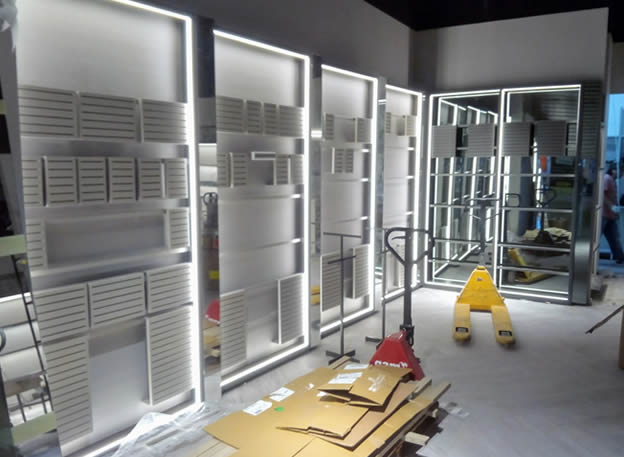 montaje expositores tenerife