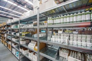 Lineal de estanterías metálicas galvanizadas